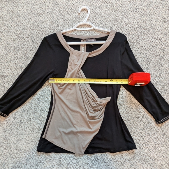 Kenneth Cole Reaction Women's (Size Medium) Black Top With Front Tan Draping - Picture 4 of 12